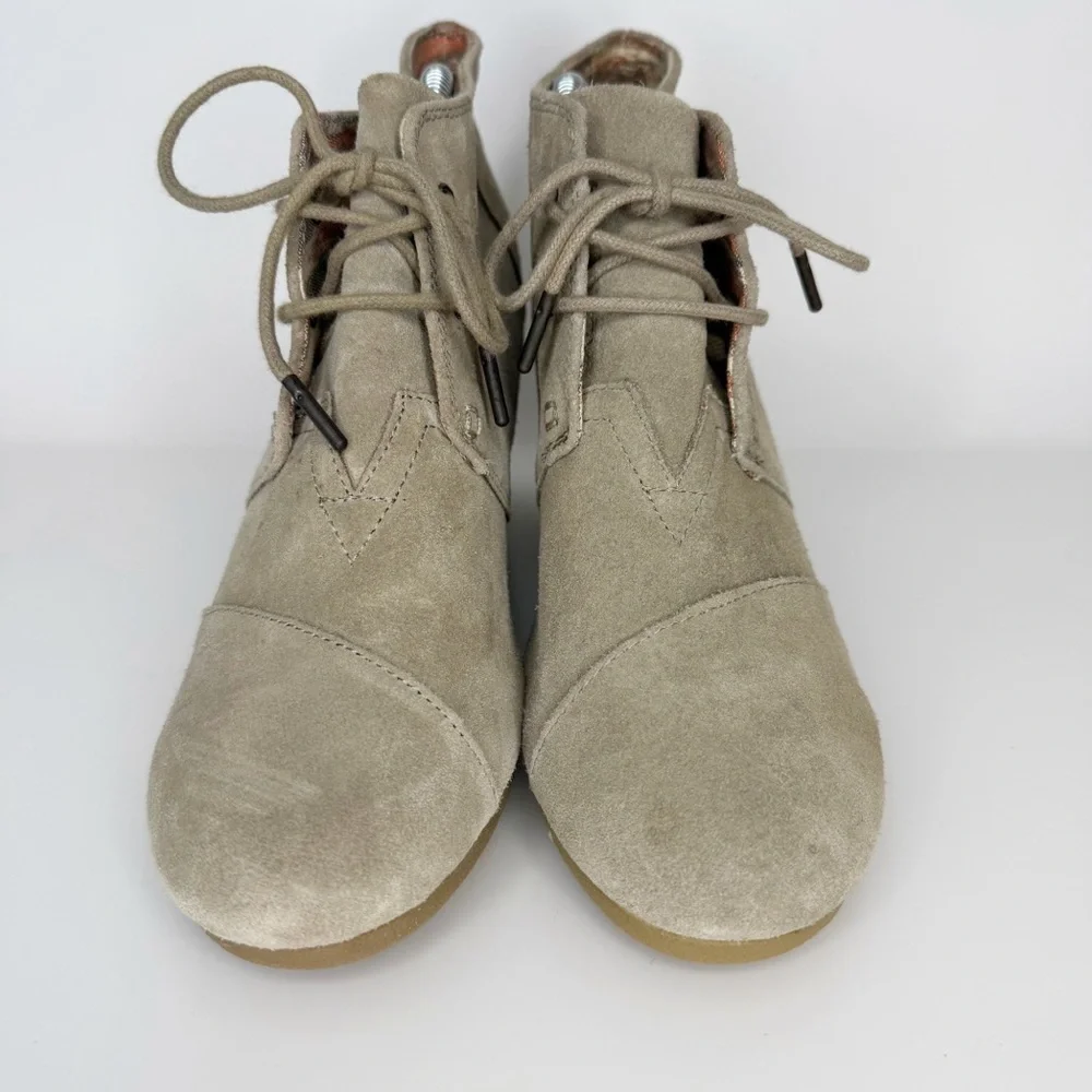 Toms Beige Suede Desert Wedge Lace Up Ankle Boot Women’s 11